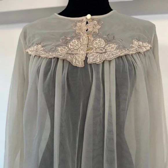 Vintage Gilead Peignoir Double Layered Nylon Satin Sheer Boudoir Robe Size Large - Picture 4 of 6